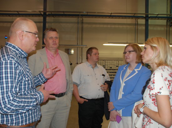 Majanduskomisjon külastas metallitööstuse ettevõtet Hyrles OÜ